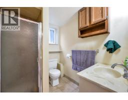 5460 Meadedale Drive, Burnaby, BC V5B2E8 Photo 32