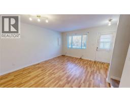 Living room - 5775 Columbia Road, Edgewater, BC V0A1E0 Photo 6