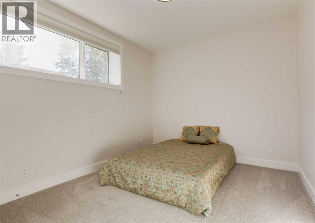 2790 19 Avenue SW - photo 33