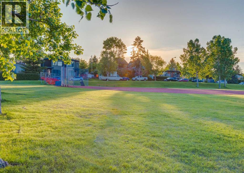 2790 19 Avenue SW - photo 40