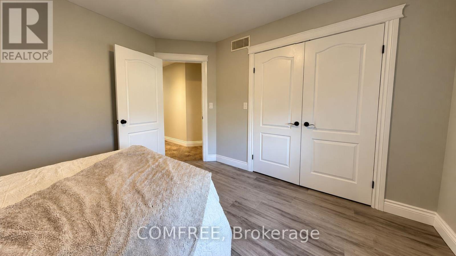 8 Marshwoods Boulevard — photo 23