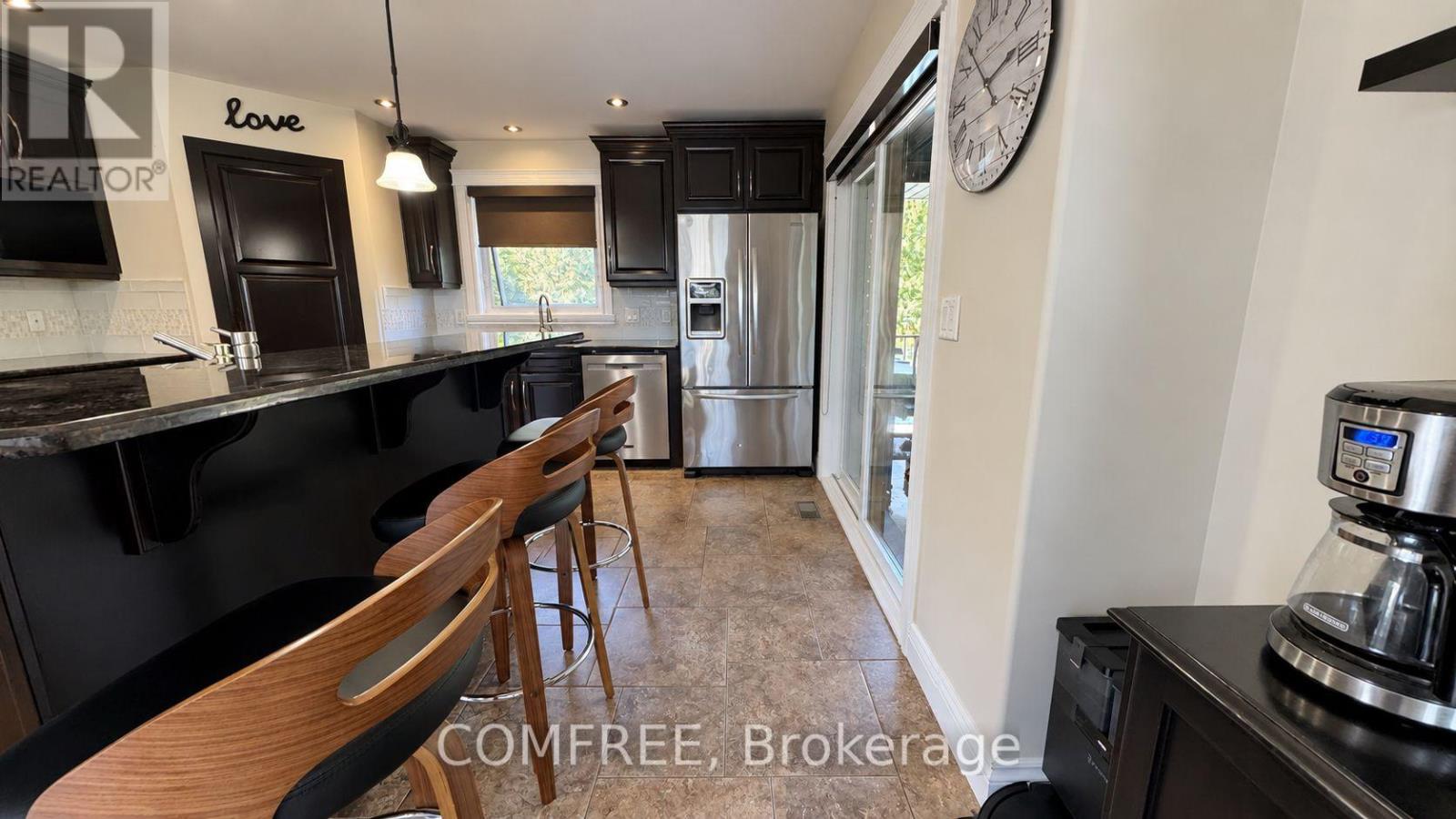 8 Marshwoods Boulevard — photo 10