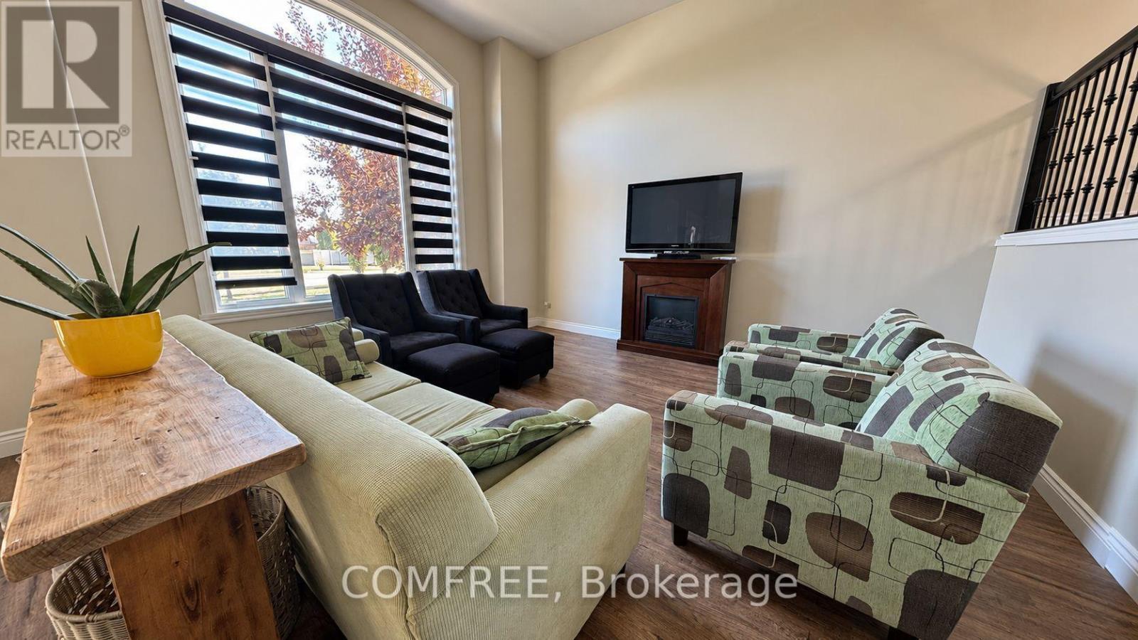 8 Marshwoods Boulevard — photo 4