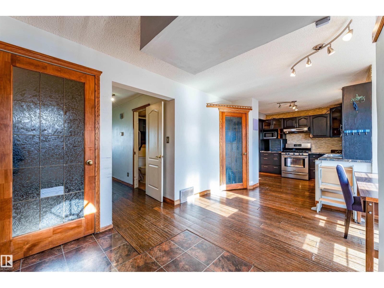 113 Greenwood Drive, photo 9
