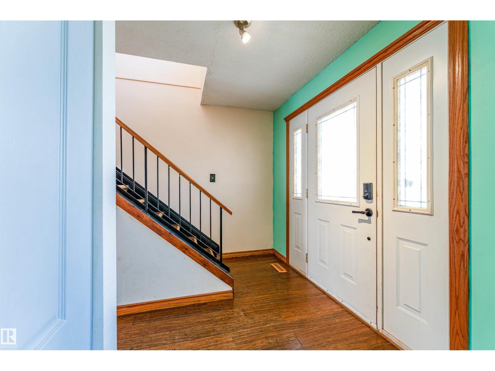113 Greenwood Drive, photo 2
