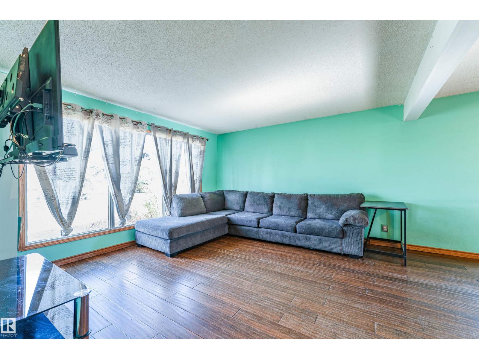 113 Greenwood Drive, photo 3