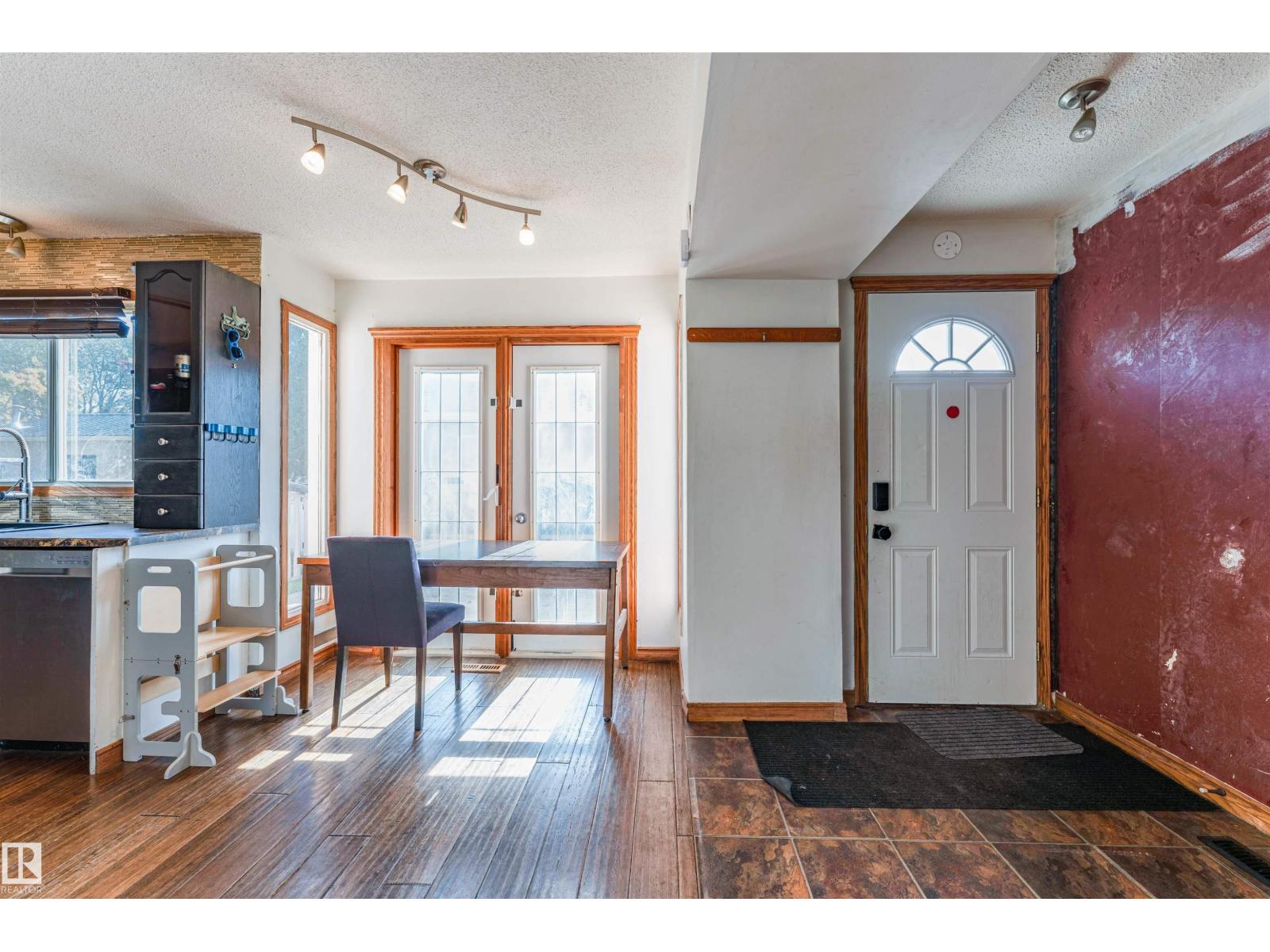113 Greenwood Drive, photo 8