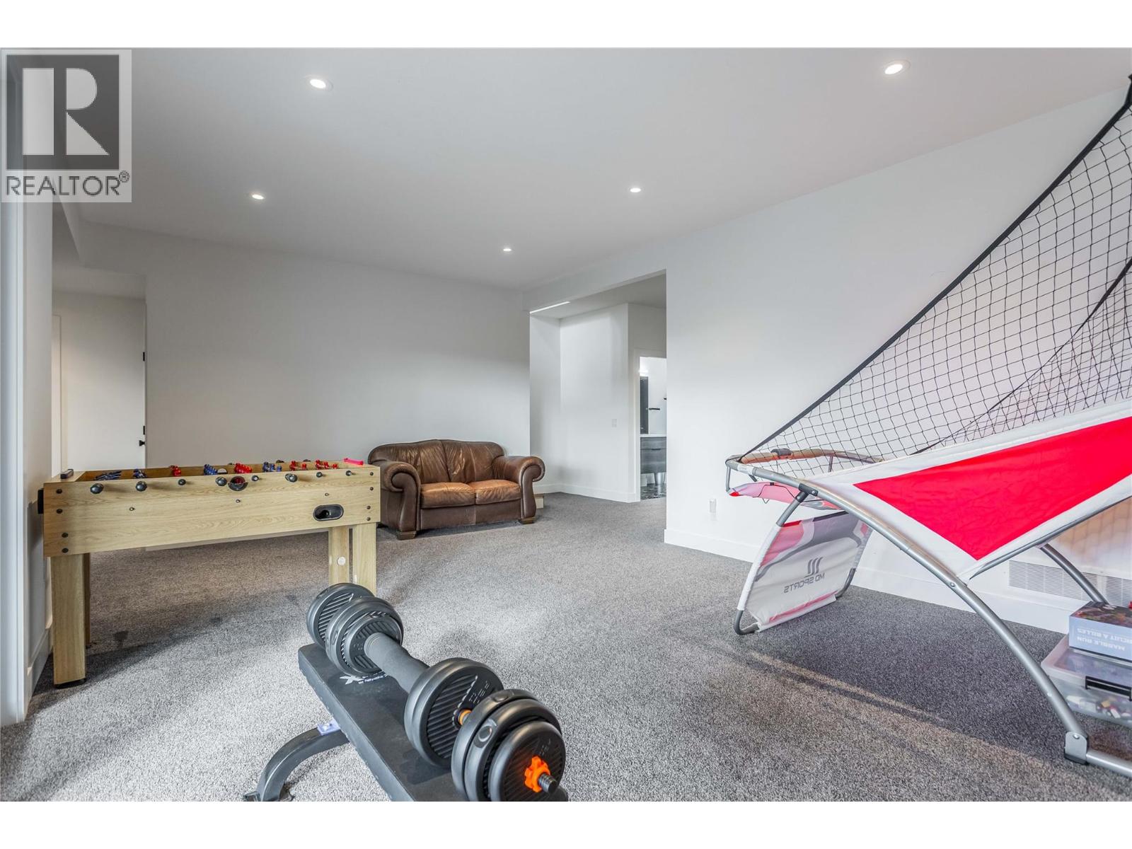 1592 Carnegie Street, Kelowna