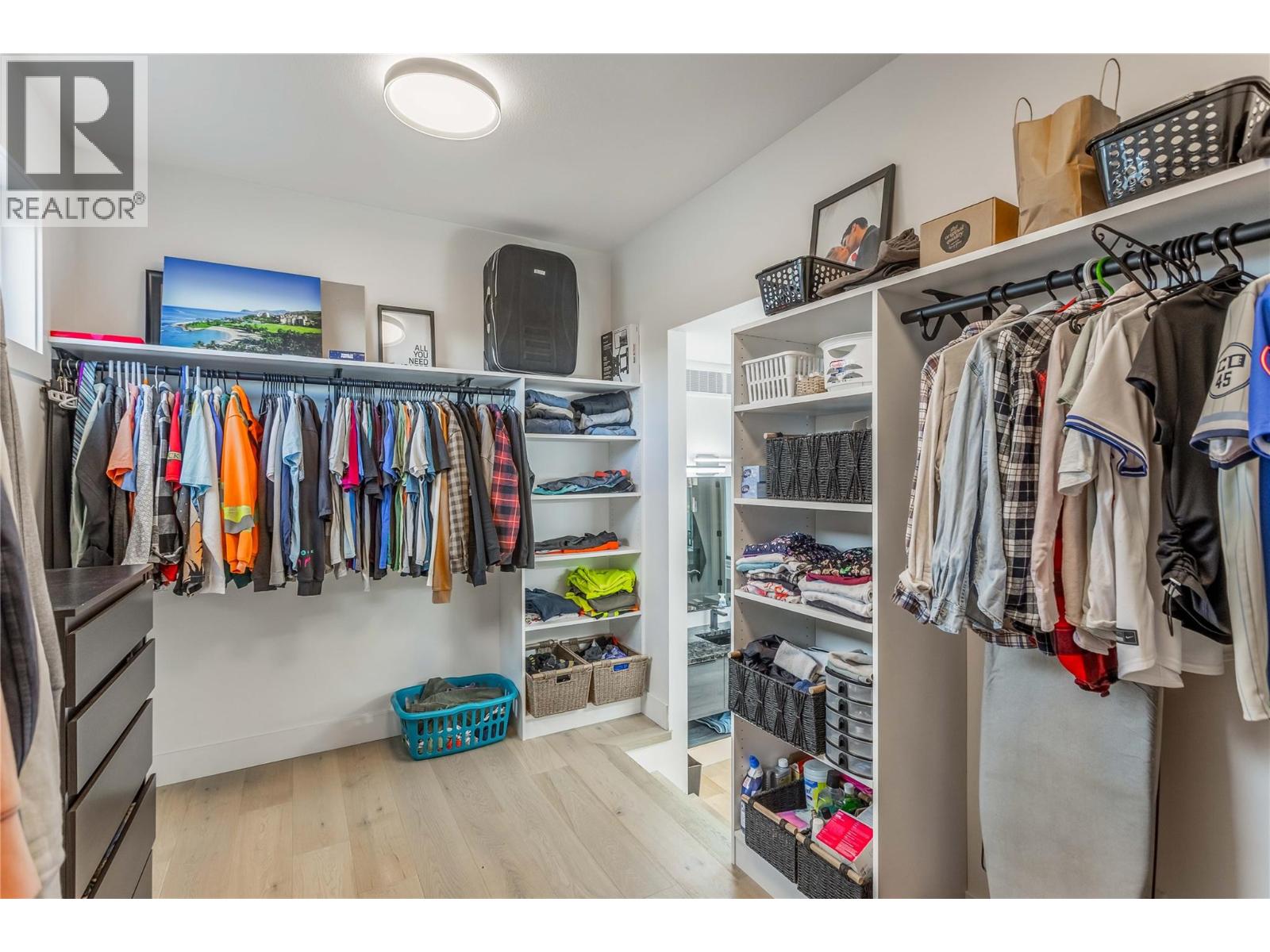 1592 Carnegie Street, Kelowna