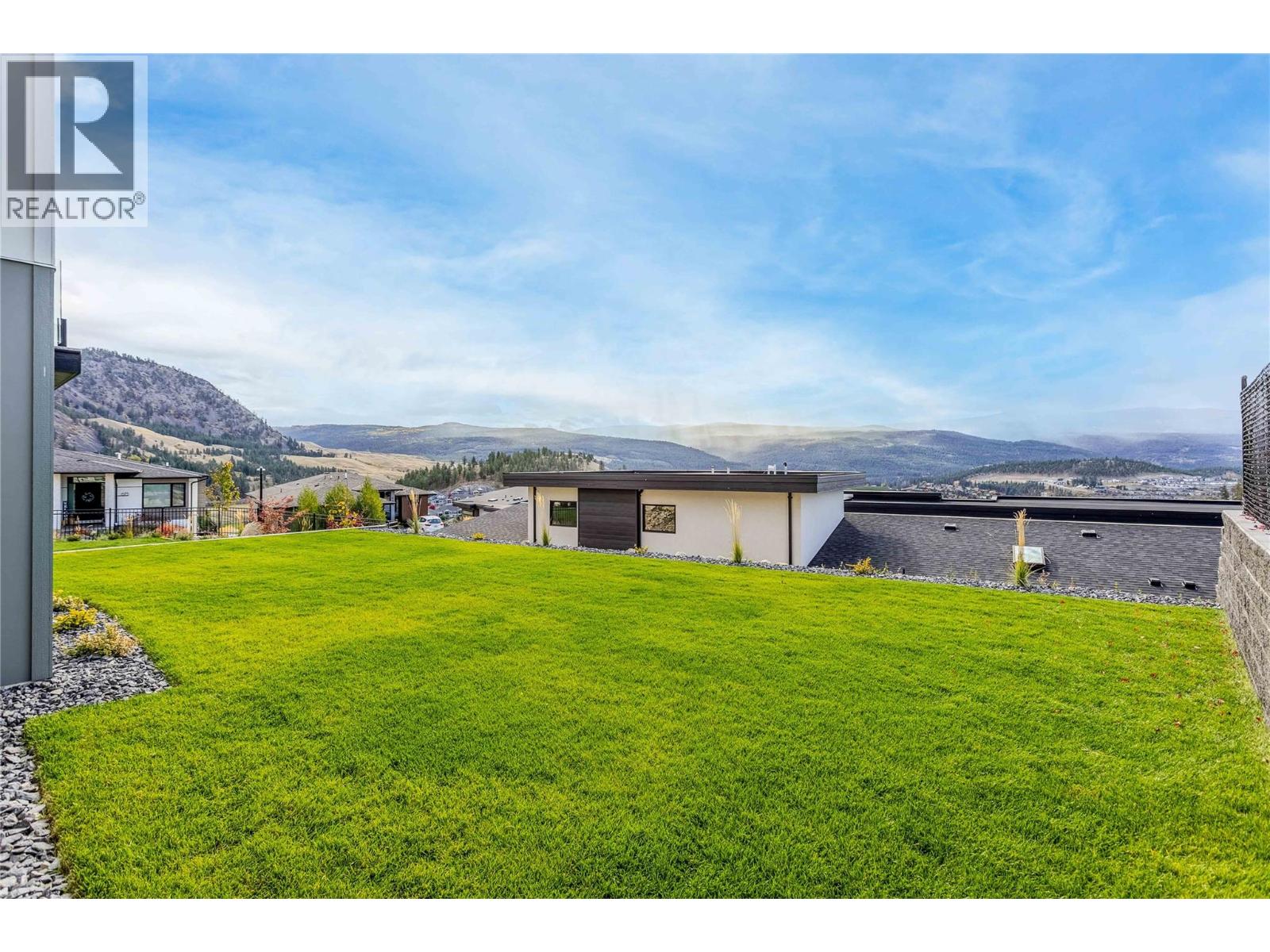 1592 Carnegie Street, Kelowna