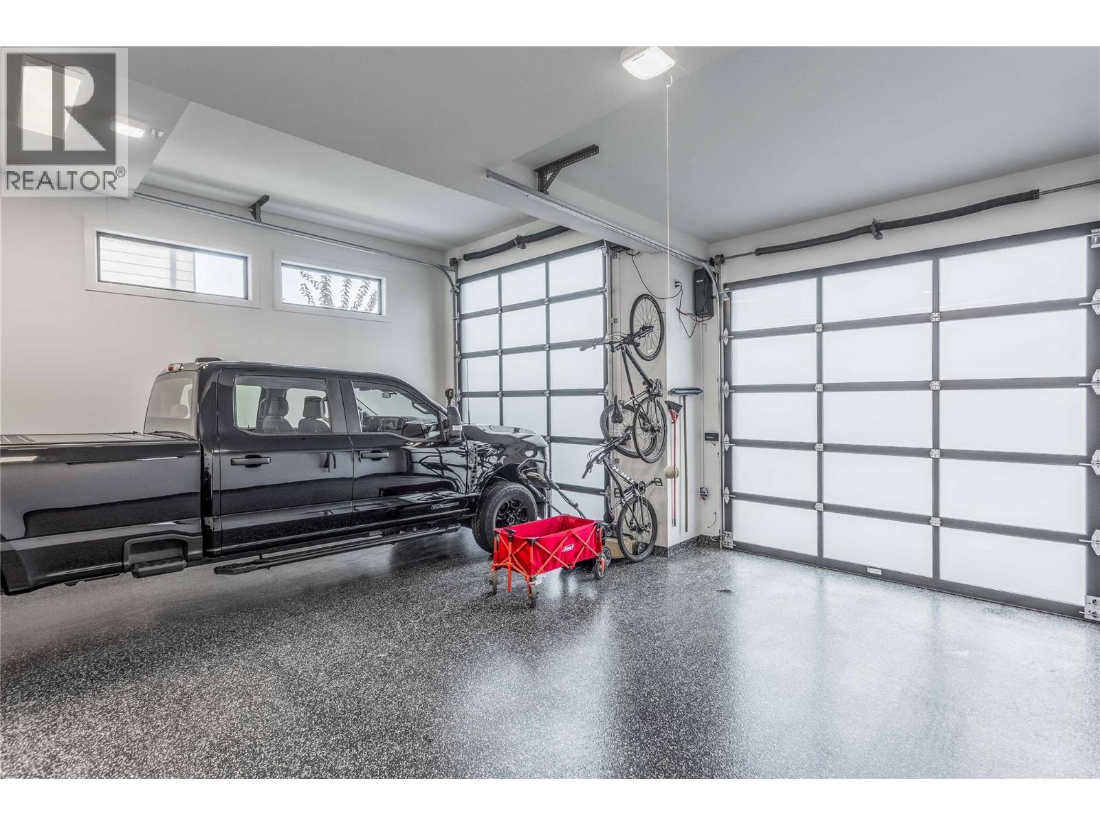1592 Carnegie Street, Kelowna