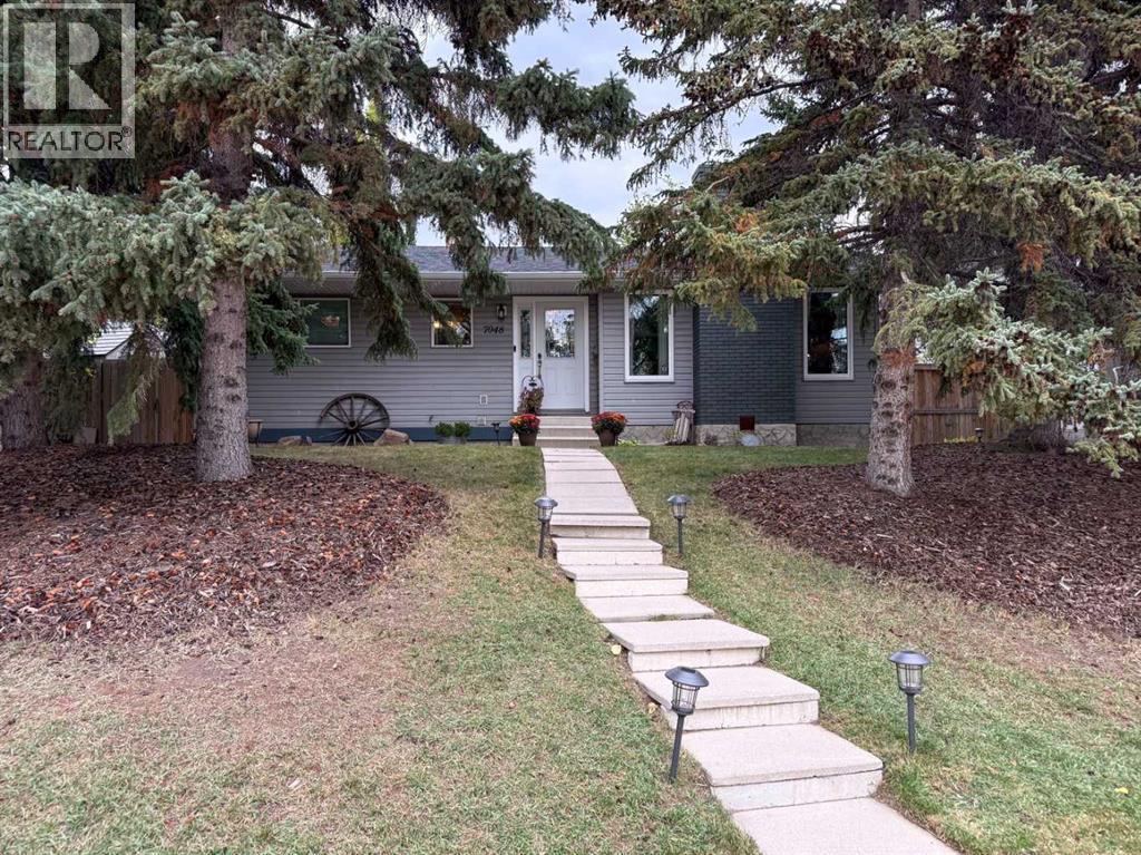 Photo of 7048 61 Avenue NW, Calgary