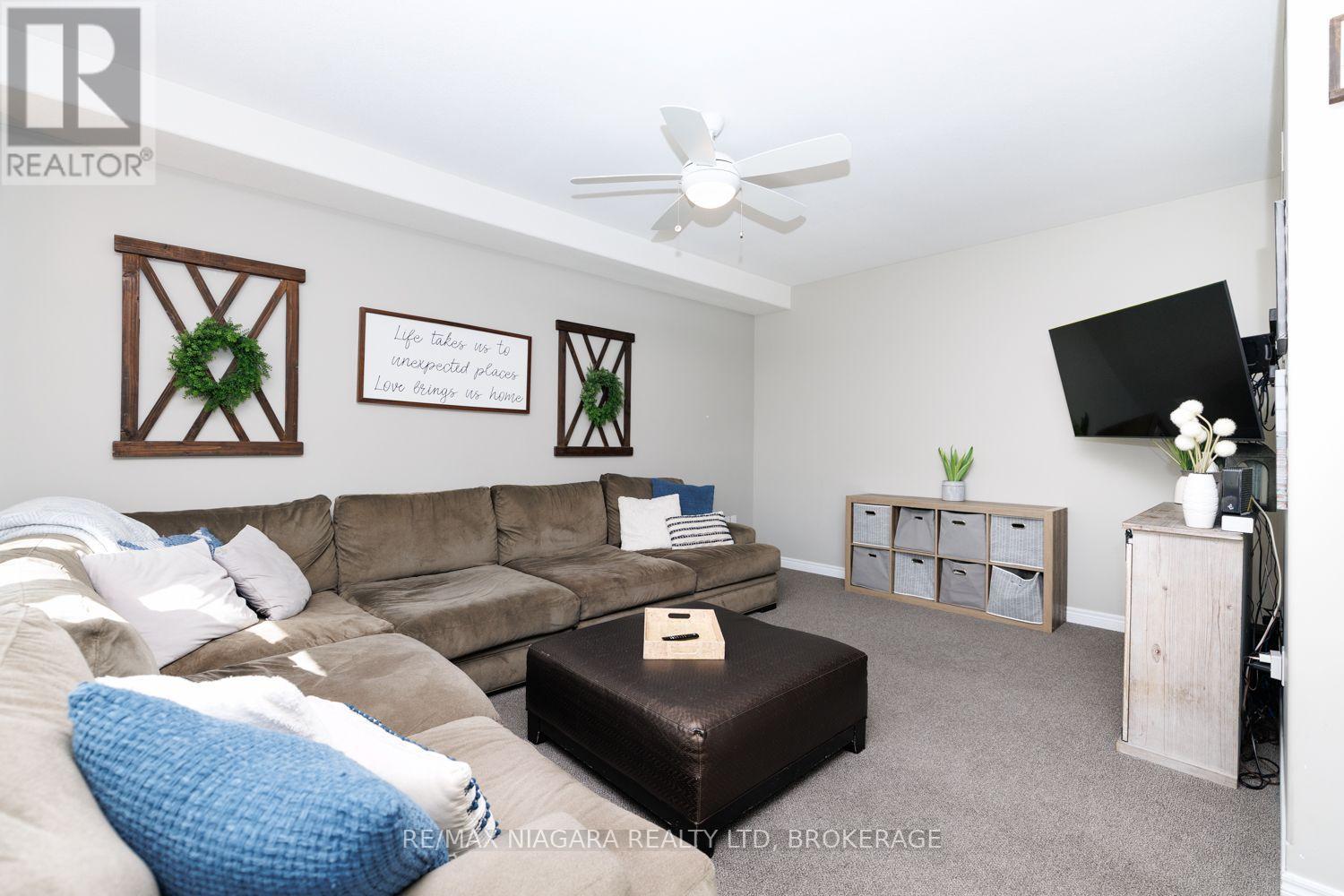 6 Bergenstein Crescent — photo 14