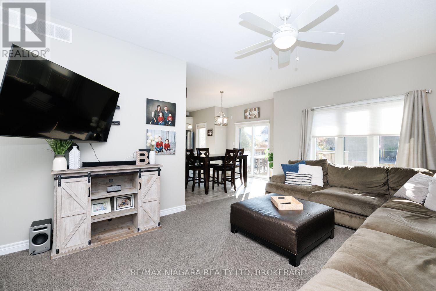 6 Bergenstein Crescent — photo 15