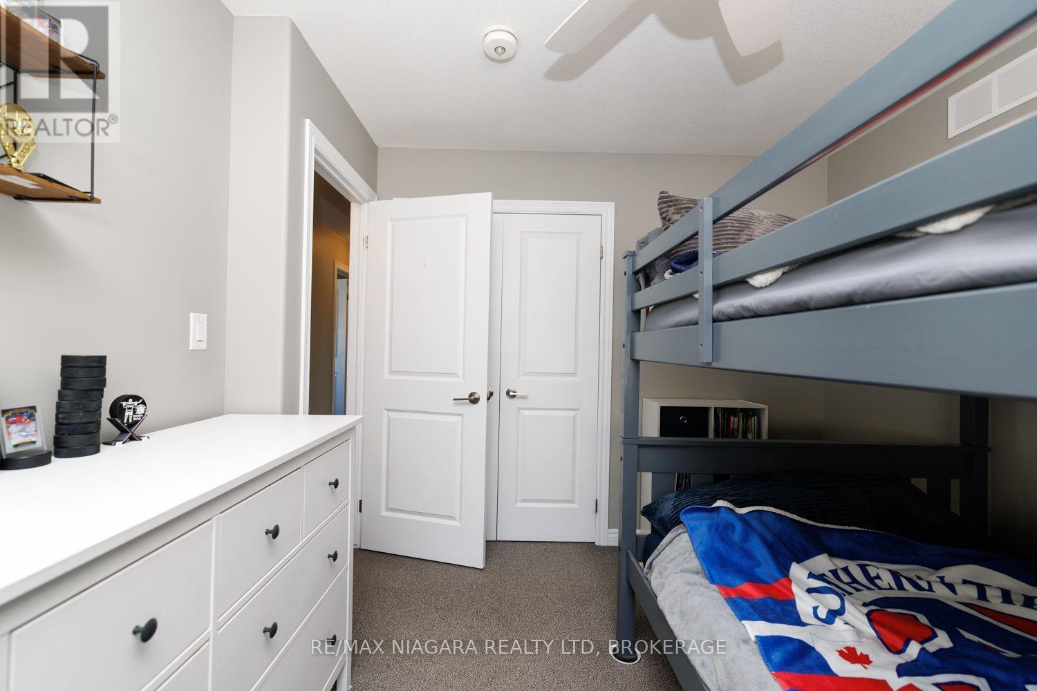 6 Bergenstein Crescent — photo 23