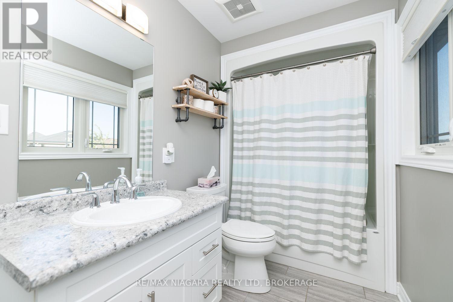 6 Bergenstein Crescent — photo 24