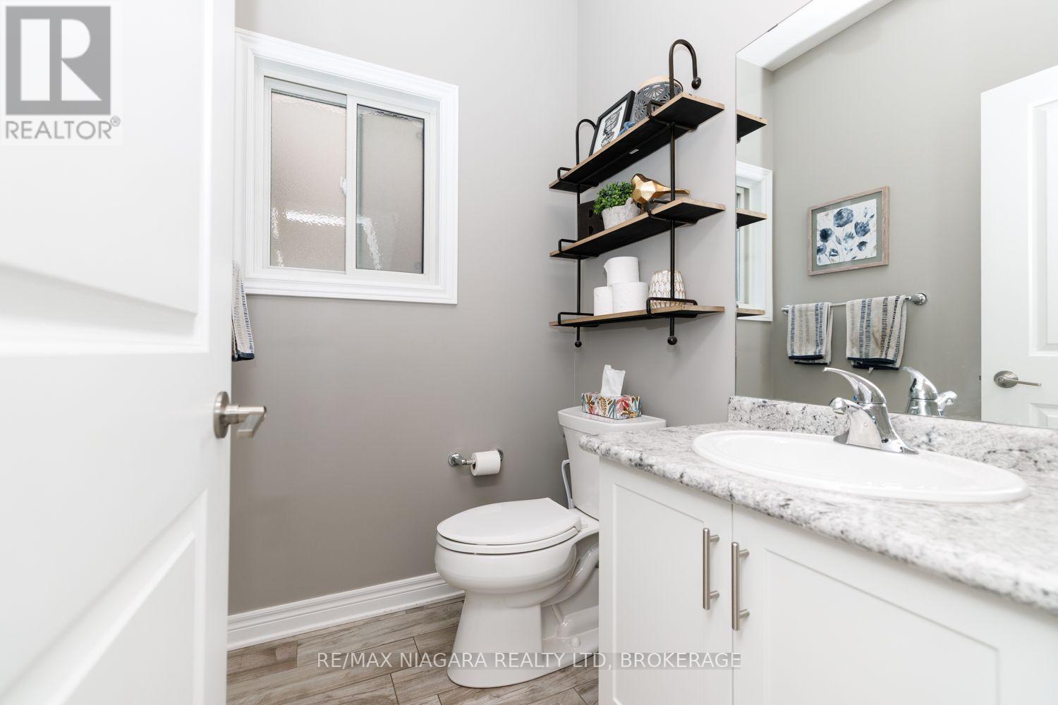 6 BERGENSTEIN CRESCENT, Pelham (Fonthill) — photo 8