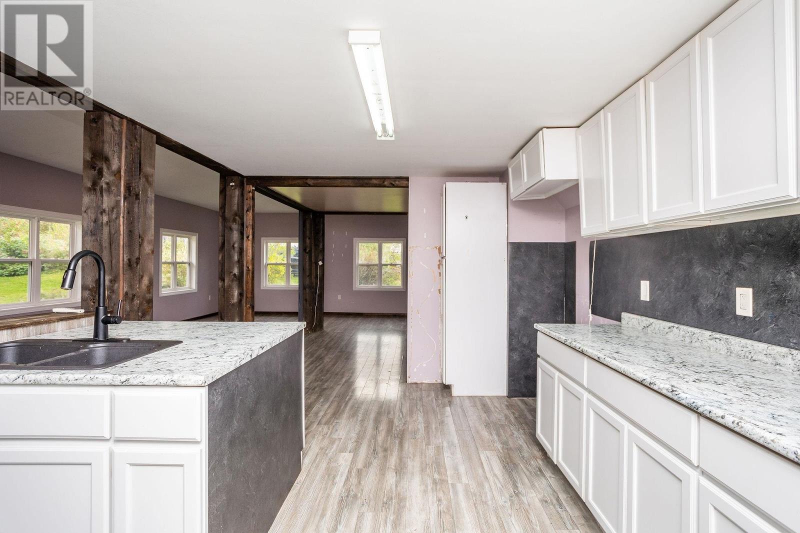 1953 HEATHERDALE Road - 6