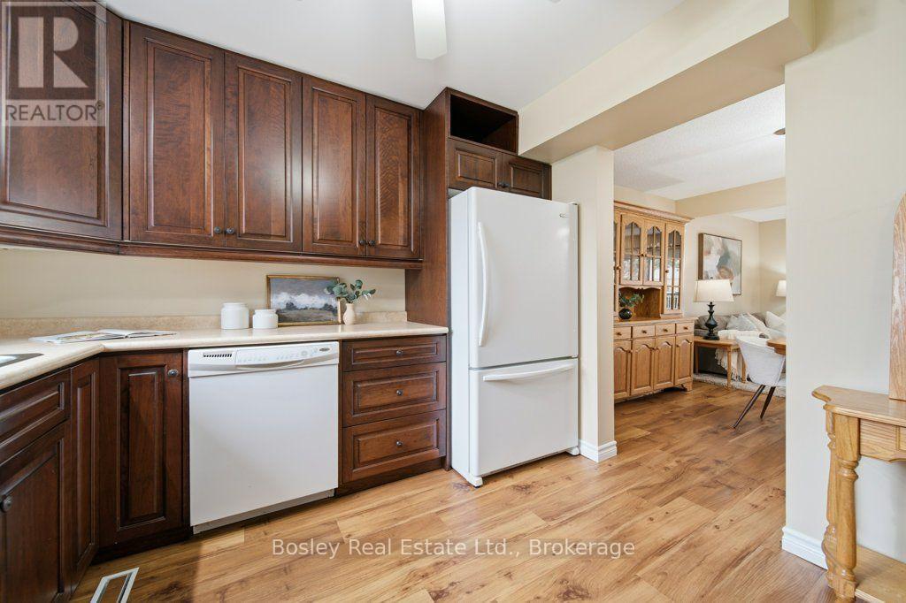UNIT 28 - 255 NORTHLAKE DRIVE, Waterloo — photo 4