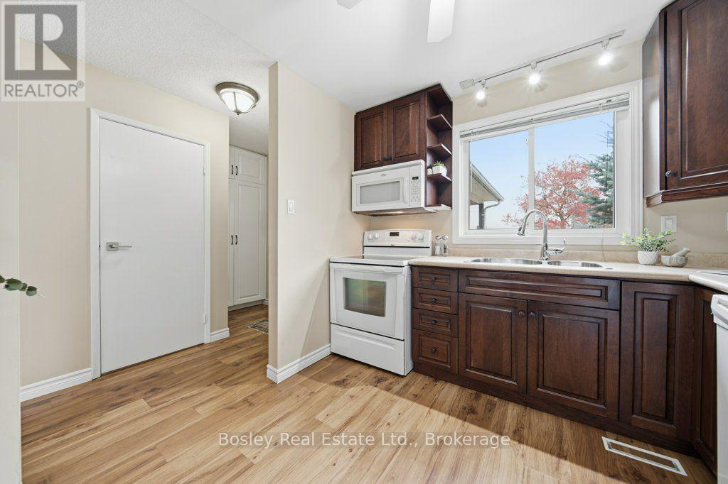 UNIT 28 - 255 NORTHLAKE DRIVE, Waterloo — photo 5