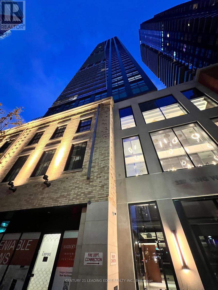 327 King Street West — photo 22