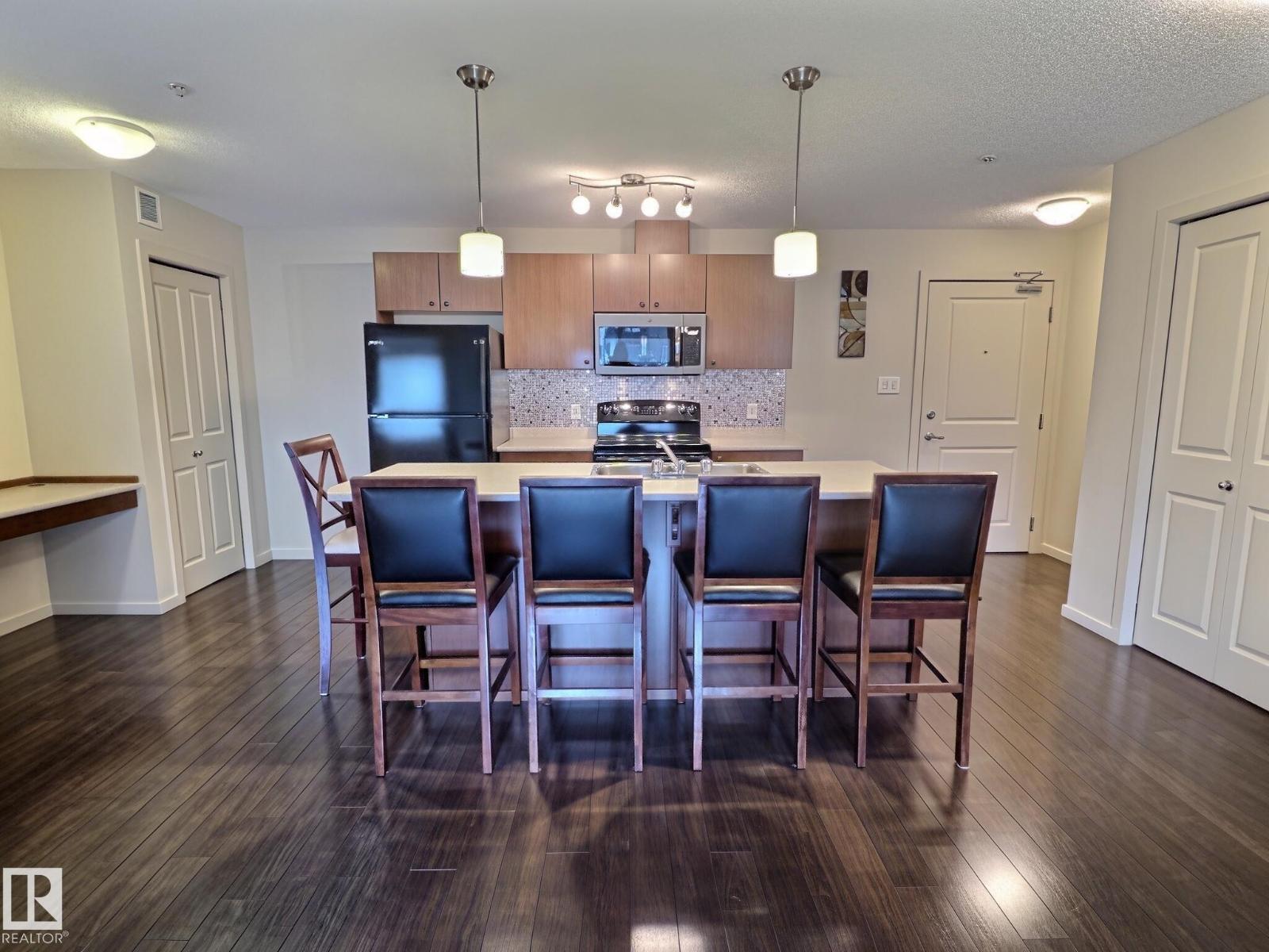 #106 508 Albany WY NW - 3