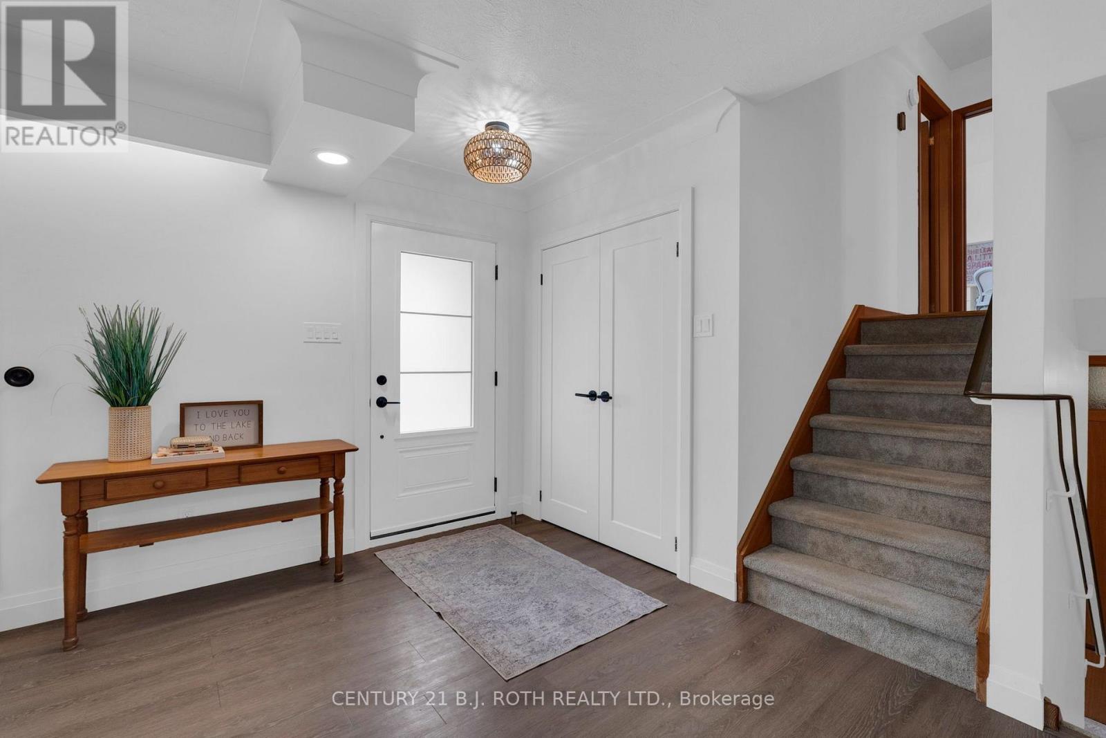 254 GROVE STREET E, Barrie (Wellington) — photo 3