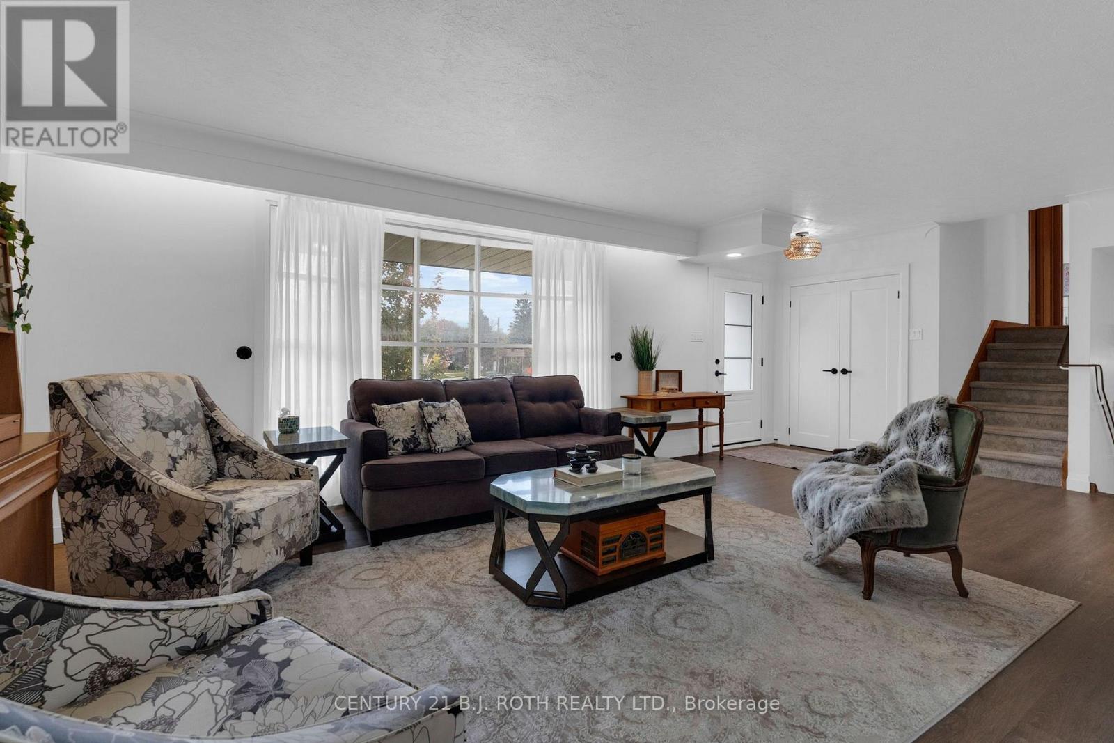 254 GROVE STREET E, Barrie (Wellington) — photo 5