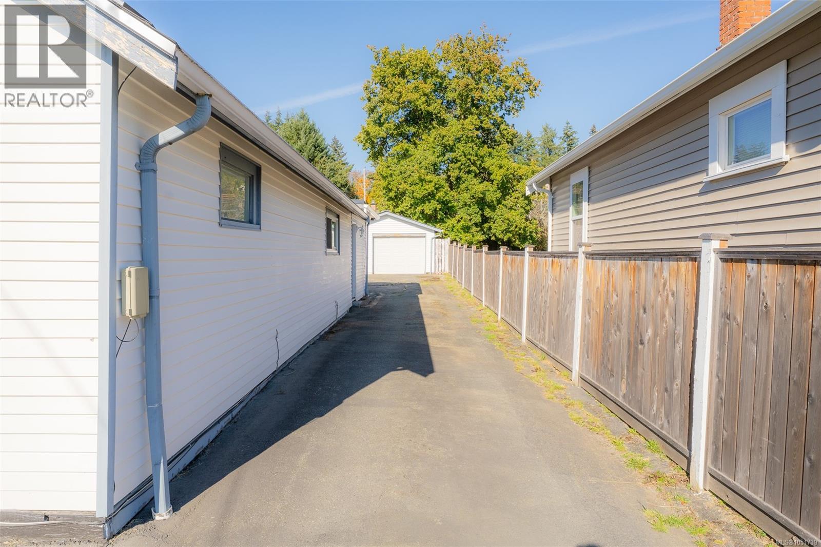 4533 Lathom Rd - 22