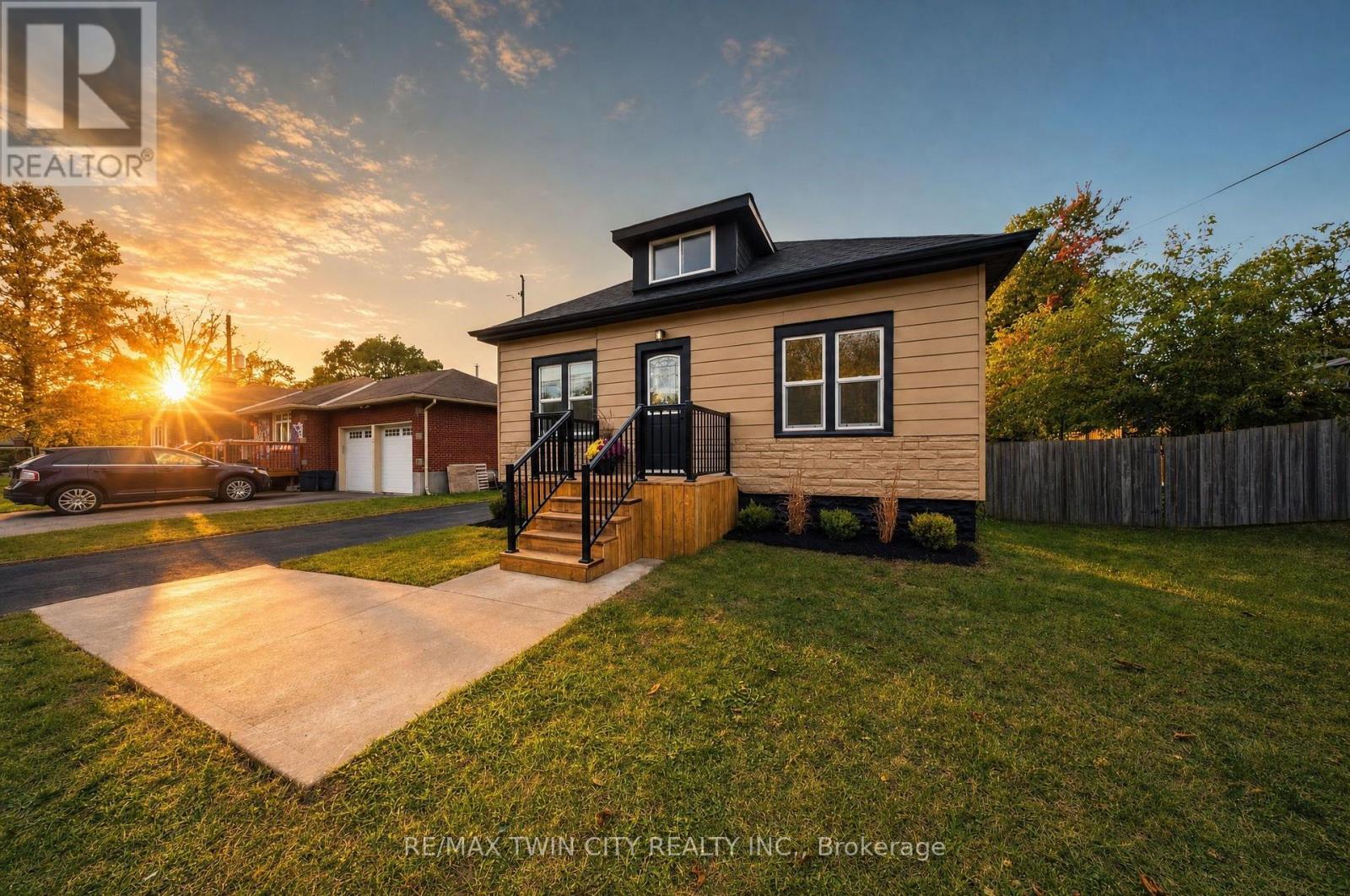 24 Park Road North, Brantford, ON photo 3