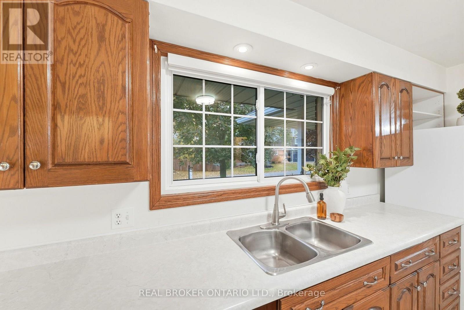 7 Edward Street, Perth East, ON photo 13