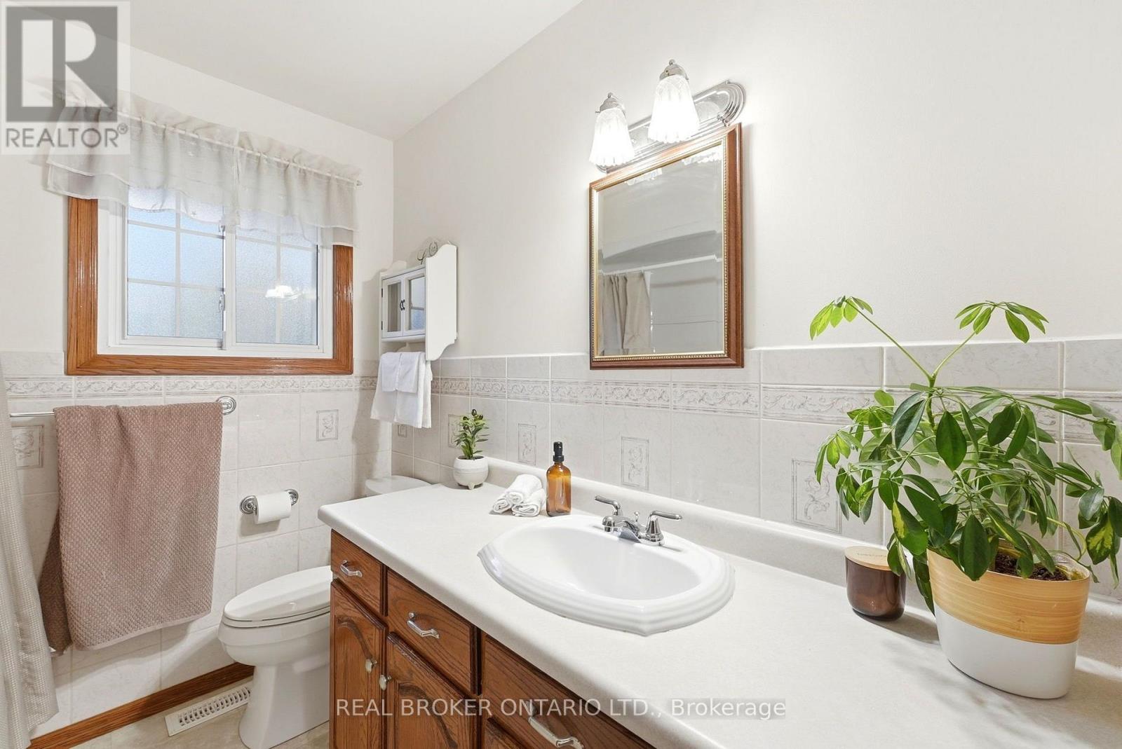 7 Edward Street, Perth East, ON photo 15