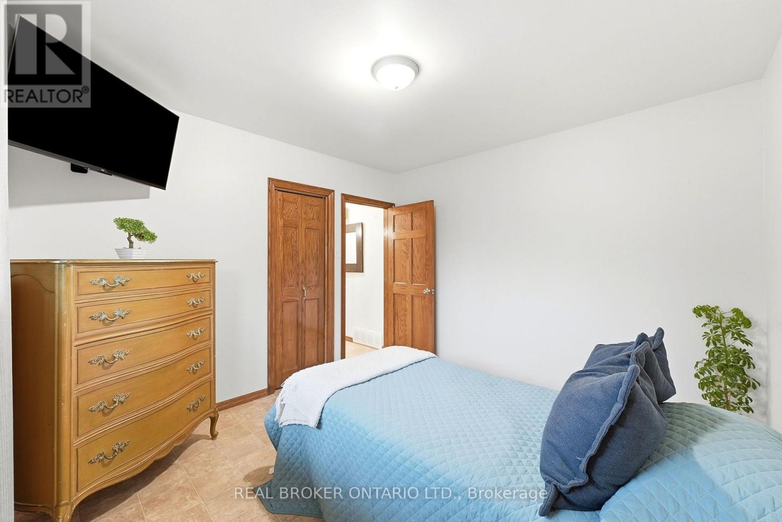 7 Edward Street, Perth East, ON photo 18