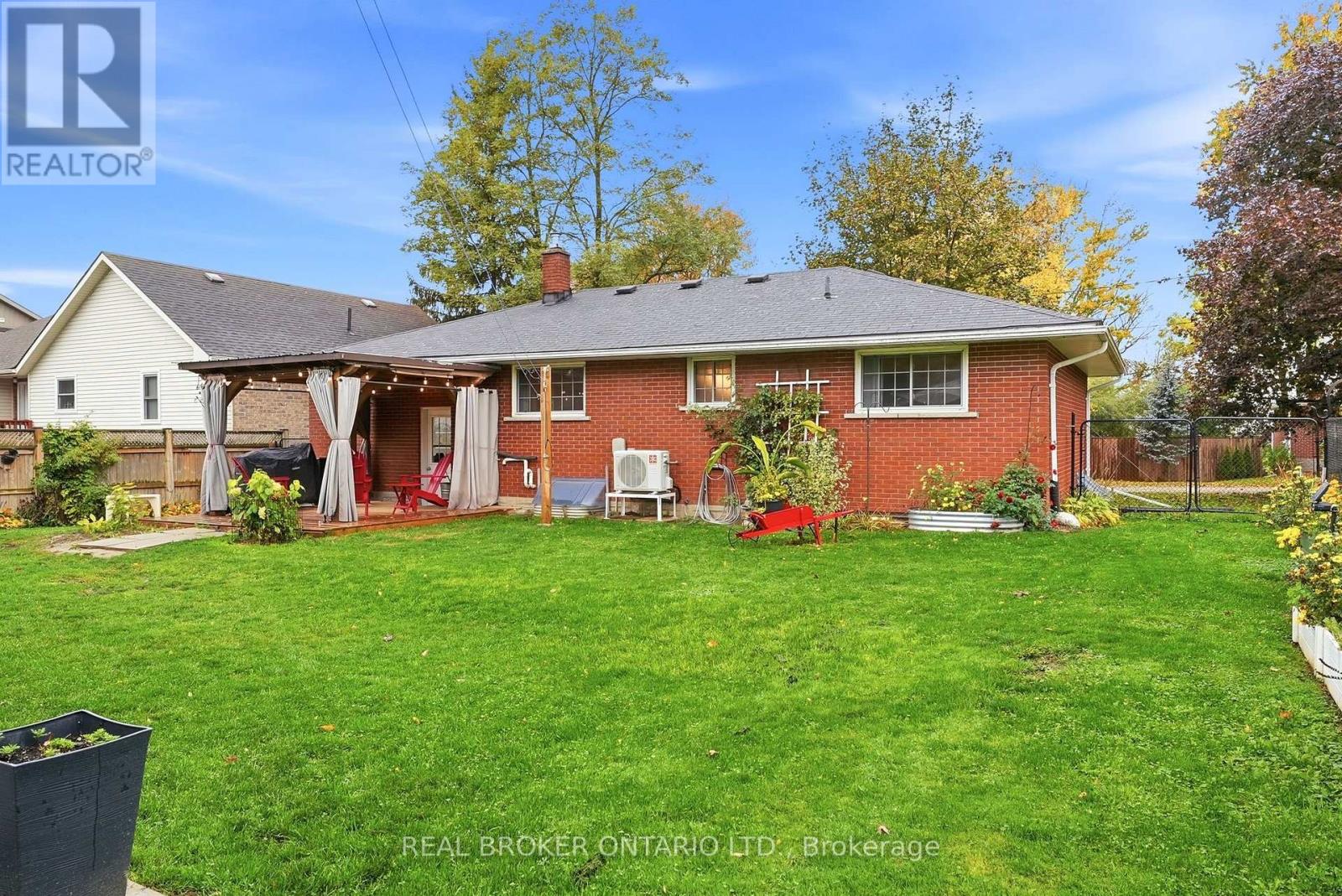 7 Edward Street, Perth East, ON photo 38