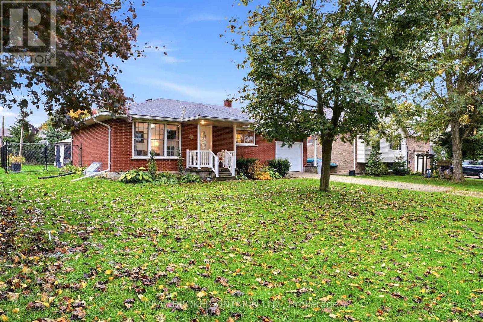 7 Edward Street, Perth East, ON photo 39