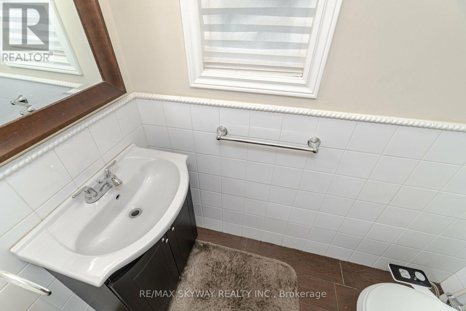 242 East Avenue North — photo 18