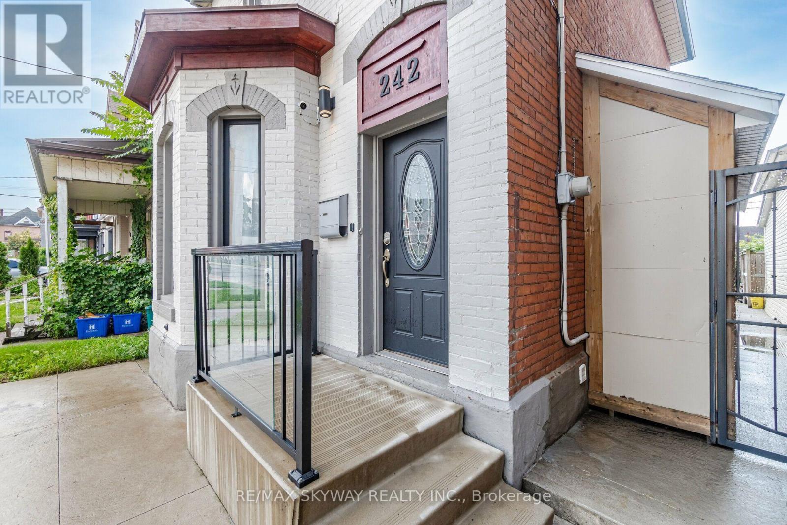 242 East Avenue North, Hamilton, ON photo 3