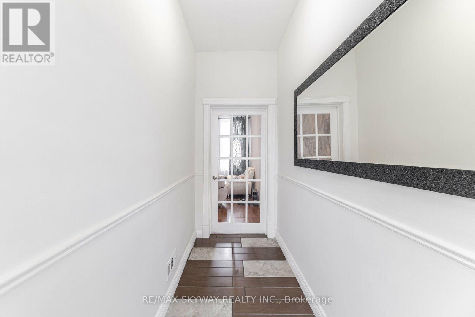 242 East Avenue North, Hamilton, ON photo 5