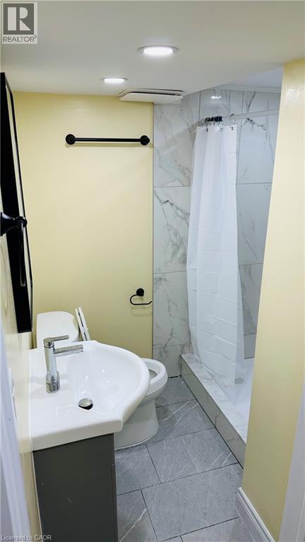 157 KIPLING Avenue, Kitchener — photo 4