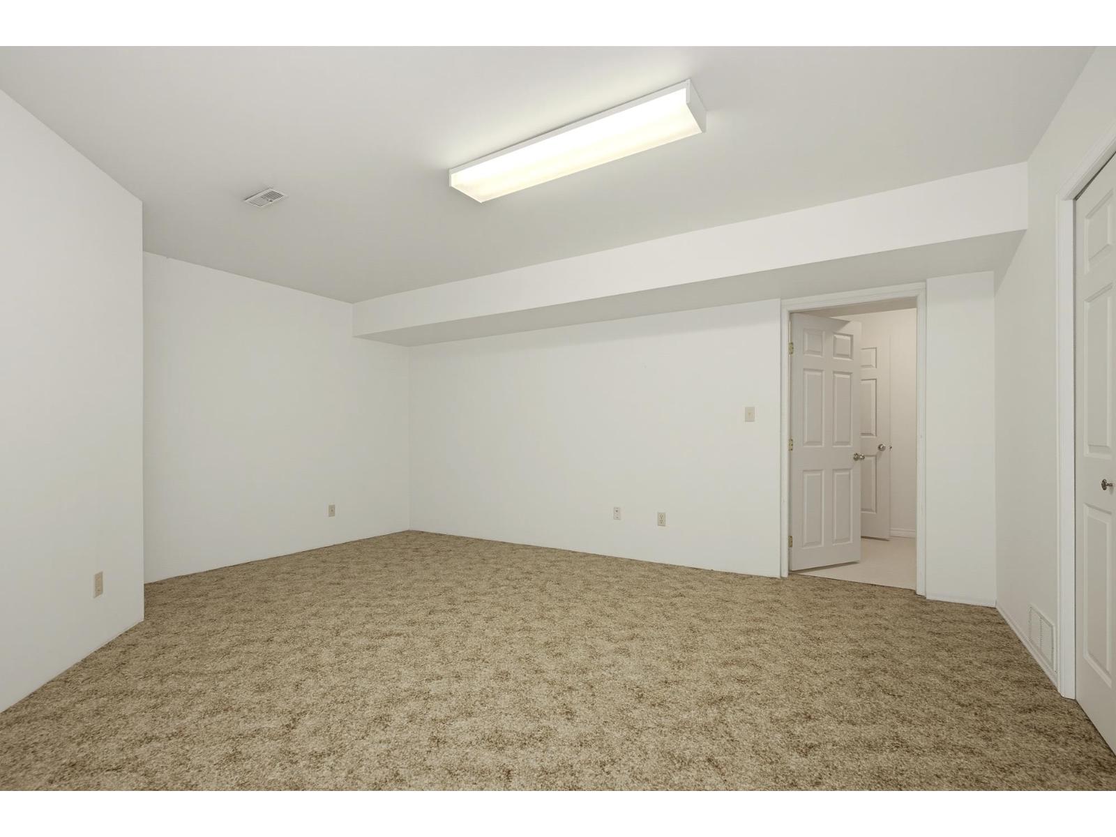 Photo of 38 32659 GEORGE FERGUSON WAY 31