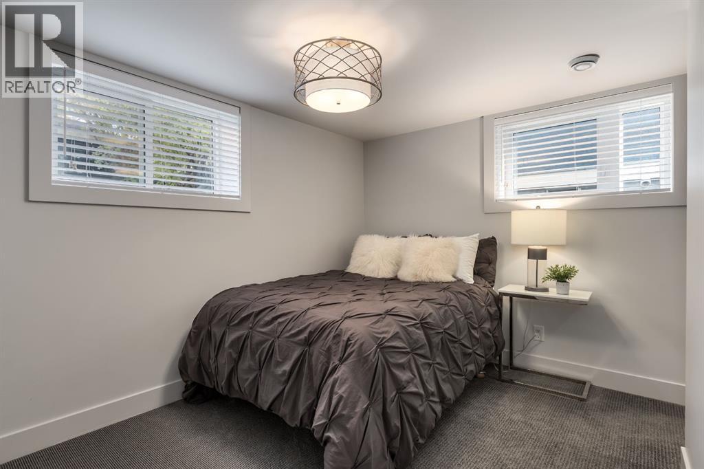 408 49 Avenue SW - photo 24