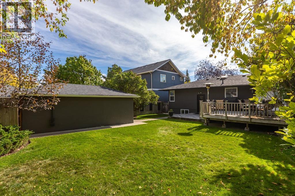 408 49 Avenue SW - photo 42