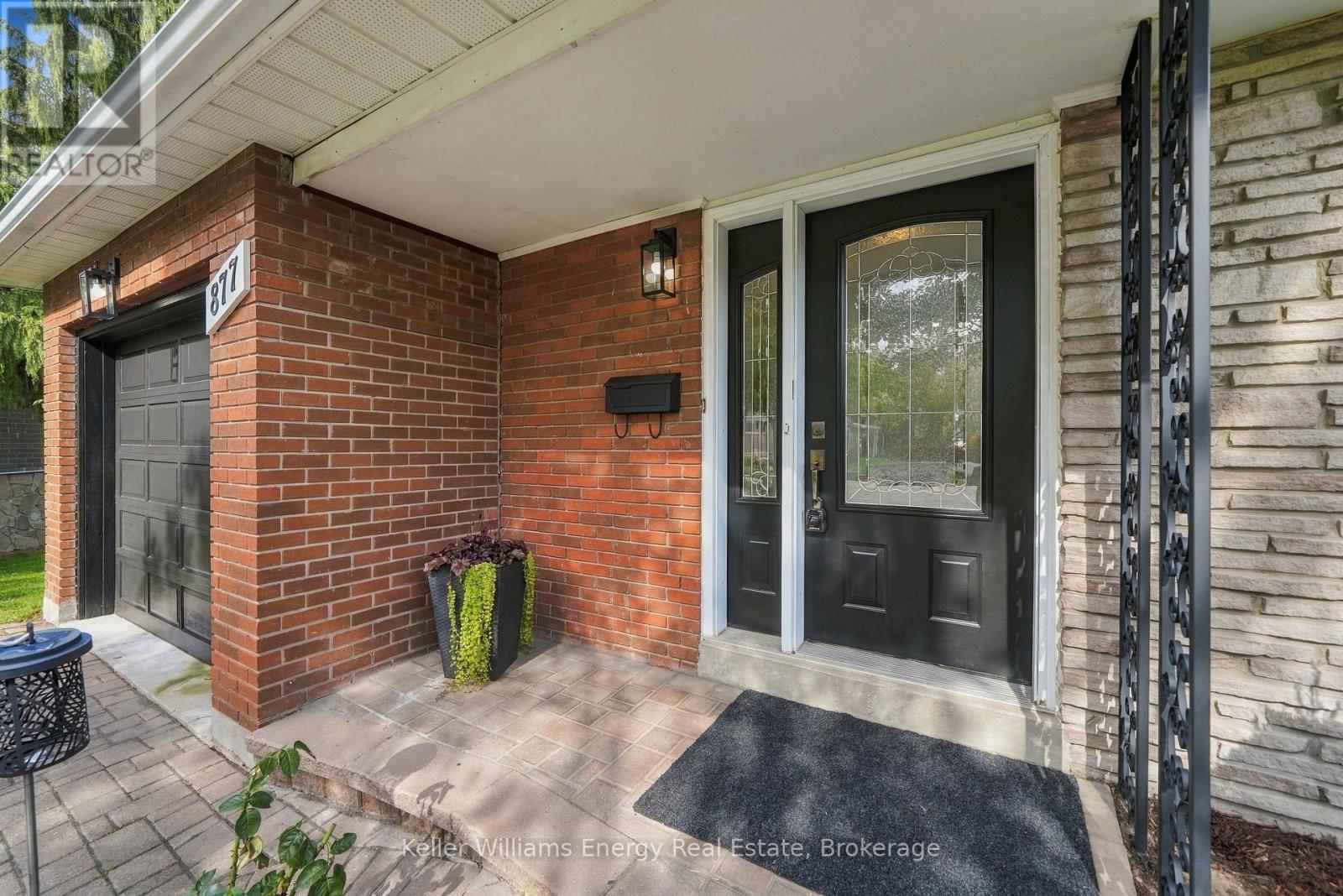 877 Capri Court, Oshawa, ON photo 6