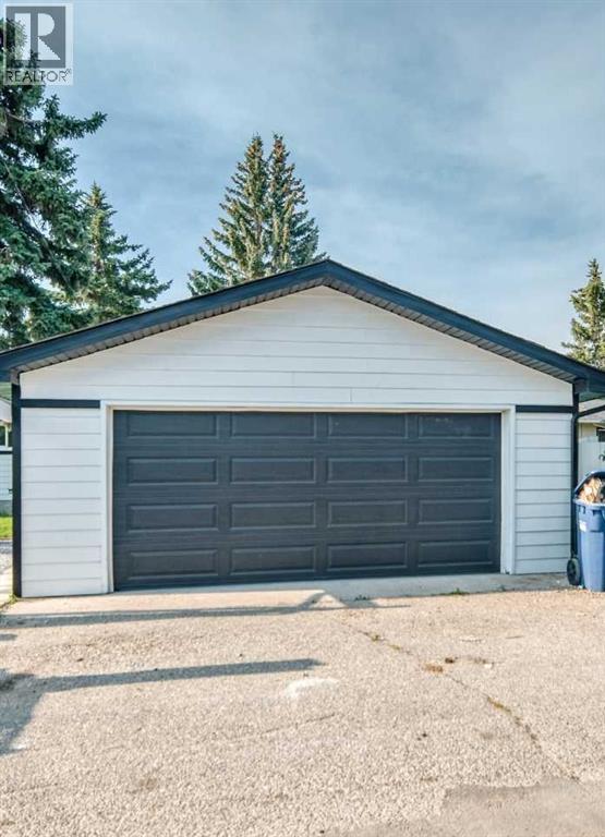 808 Avonlea Place SE - 31