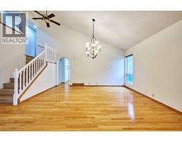 5pc Bathroom - 7 Suncastle Crescent Se, Calgary, AB T2X2W9 Photo 10