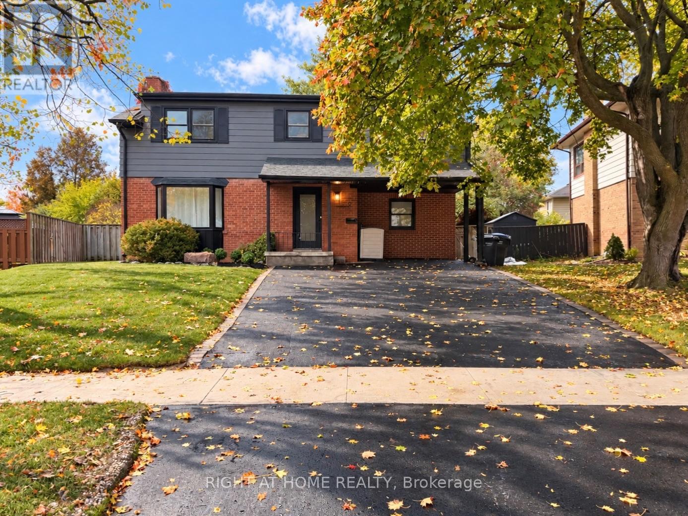 9 Crestview Avenue, Brampton, ON photo 2