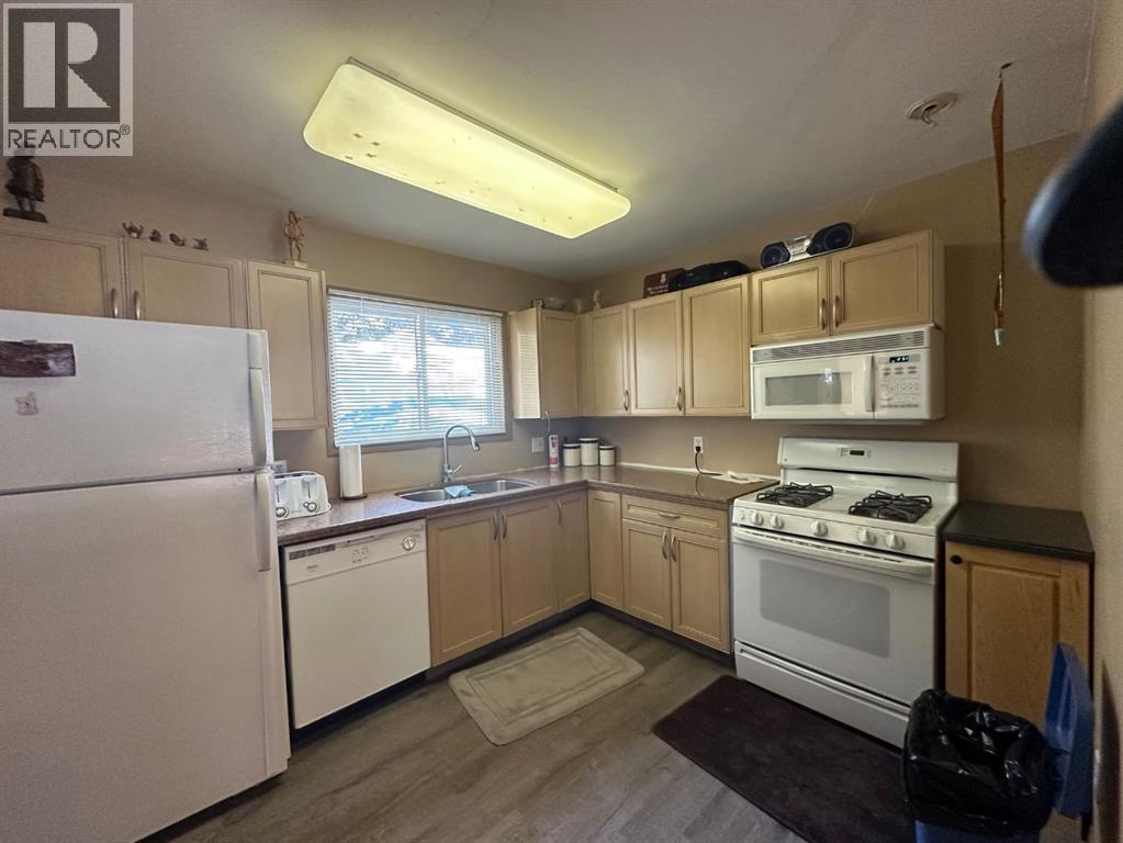 20 & 21, 200 4 Avenue SW - 16