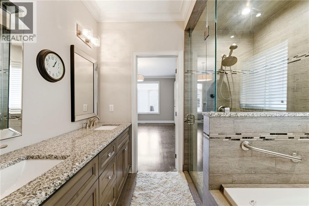 85 HILLCROFT Drive - 34