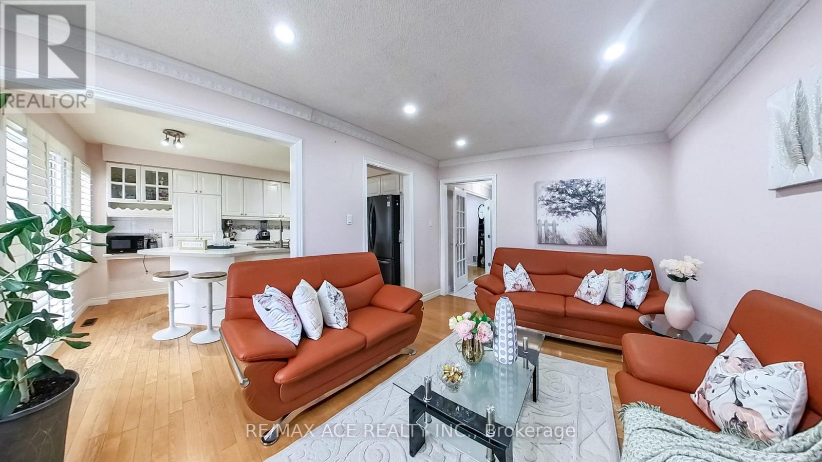 15 Brennan Road, Ajax, ON photo 12