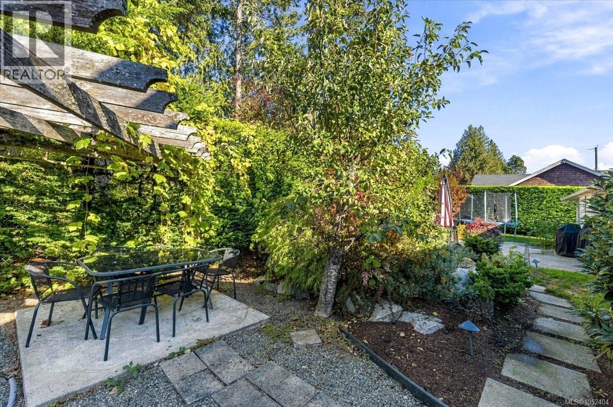 781 Sanderson Rd - 38